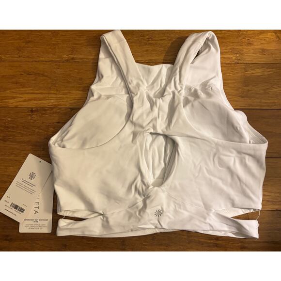Athleta Conscious Cut Out Crop Top Built in Bra NWOT $69 White Large Yoga Barre - Picture 4 of 5